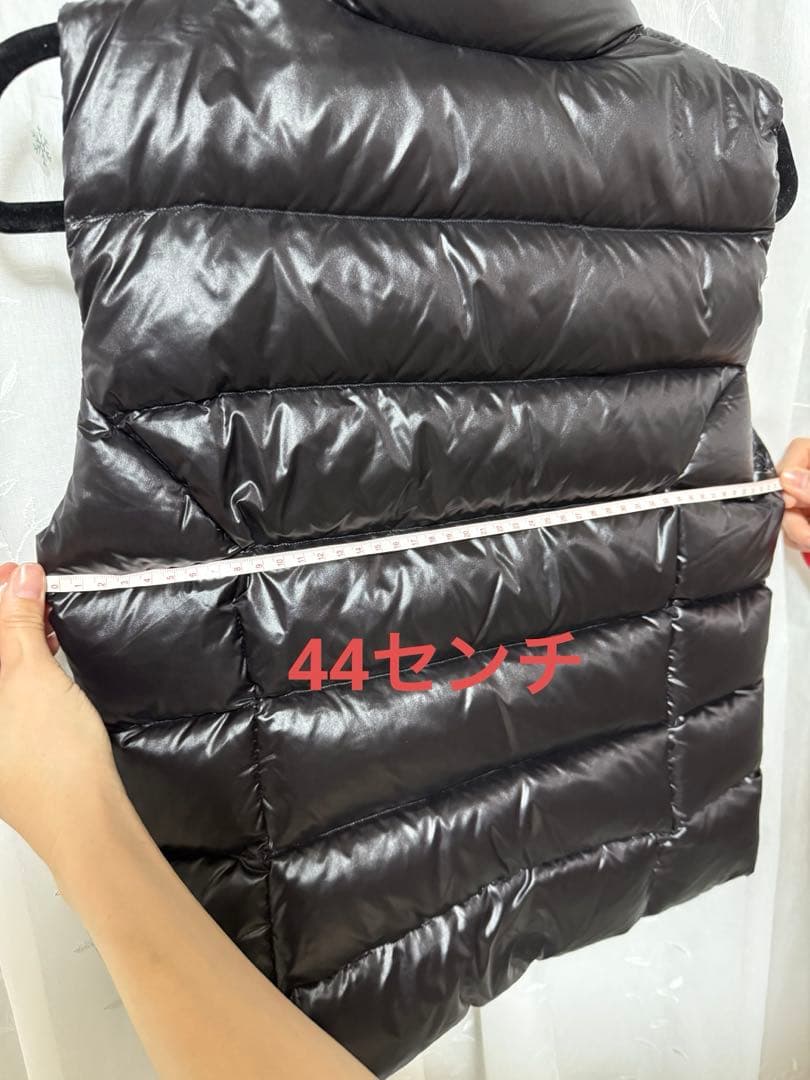 モンクレールのダウンベスト