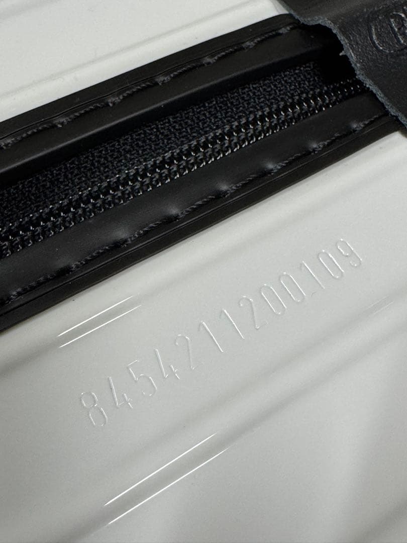 RIMOWAリモワ サルサ エアー 4輪　機内持ち込み　美品 ギャランティあり