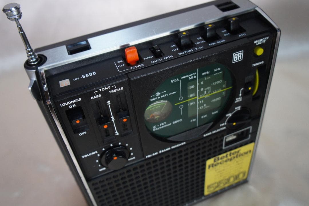 綺麗☆受信できます☆ソニーSONYスカイセンサー☆ICF-5600☆BCLラジオ