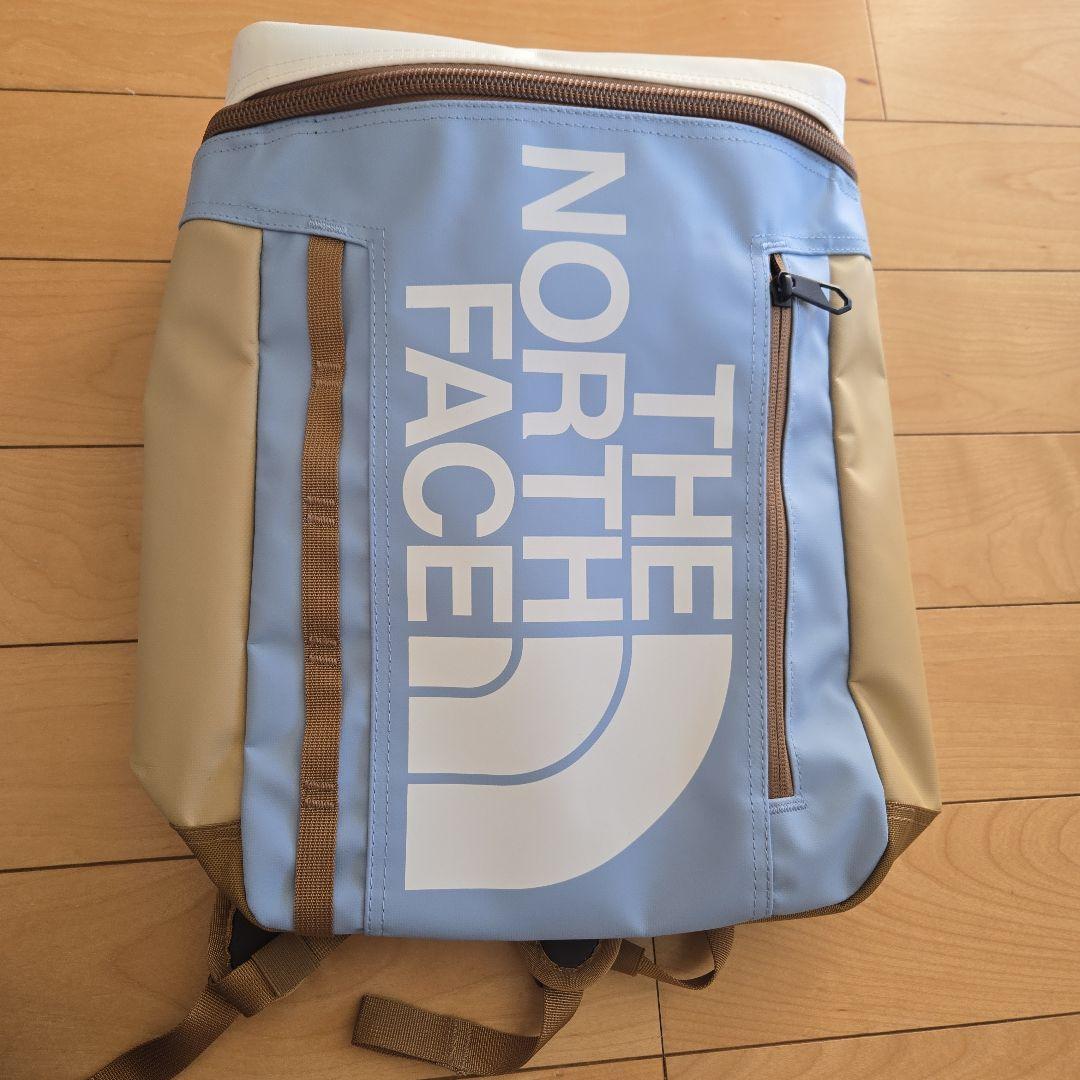 お値下げ年末まで　THE NORTH FACE 水色リュック