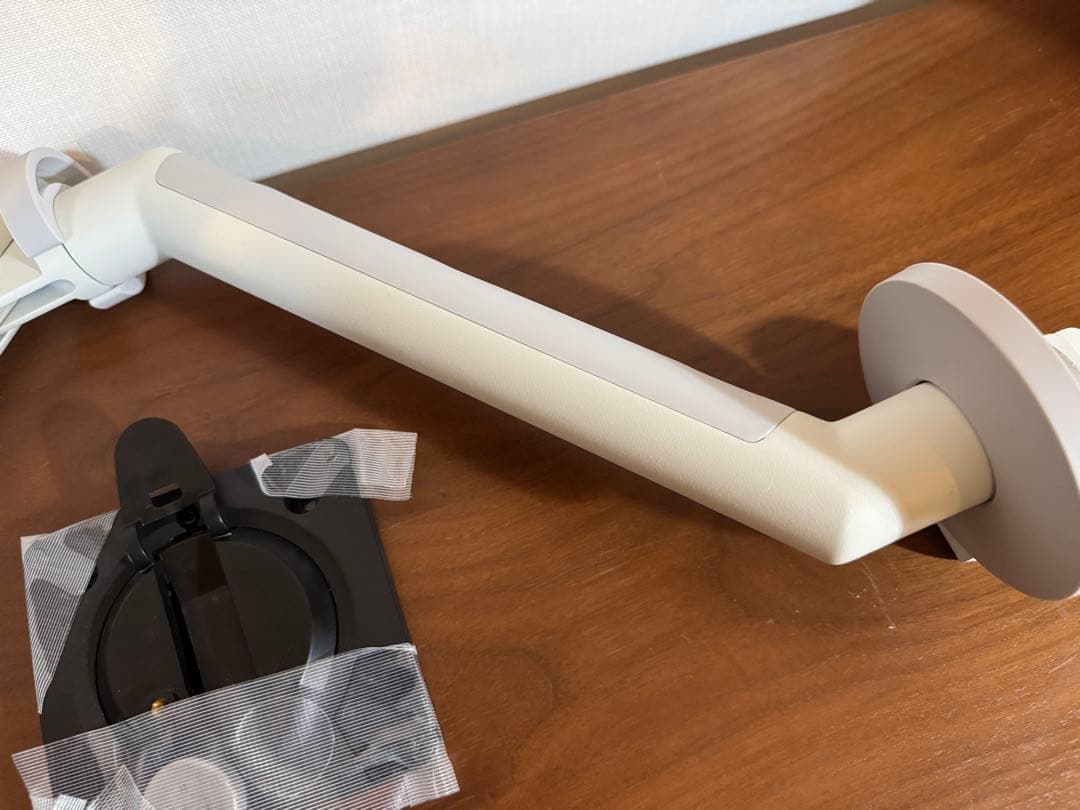 ハーマンミラー CBS モニターアーム FLO ホワイト