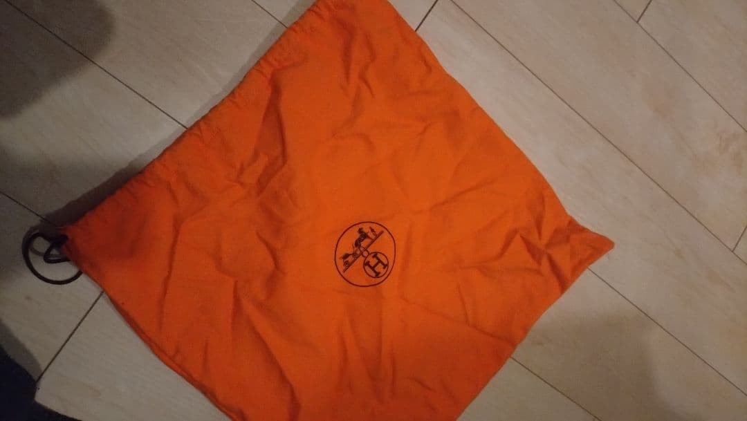 エルメススニーカー