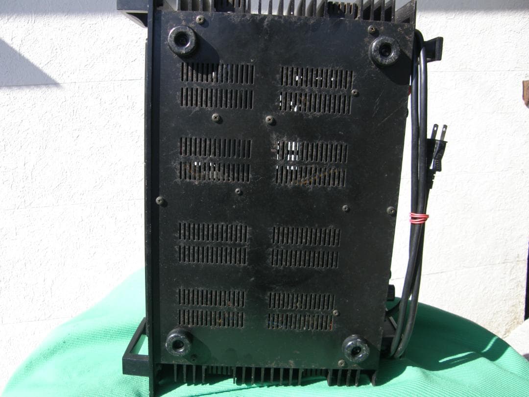 ヤマハ　アンプリファイヤーP2100ジャンク品の出品です❣