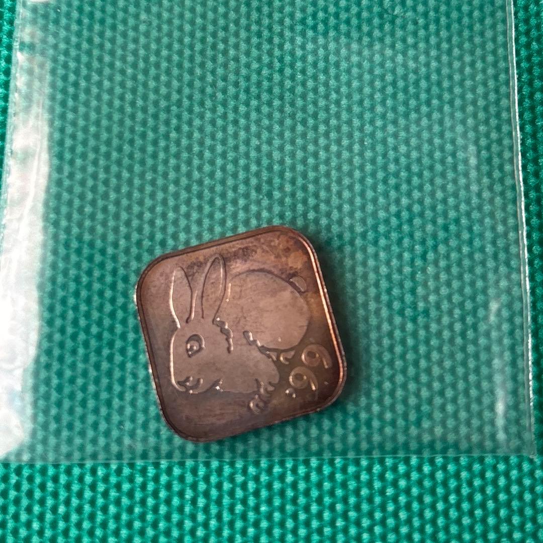 銀製メダル、年銘板純銀メダル