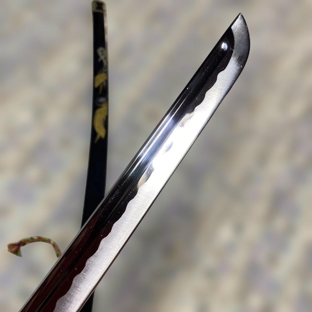 模造刀 太刀 金茶柄 鶴羽透し丸鍔 太刀造り龍図黒呂鞘