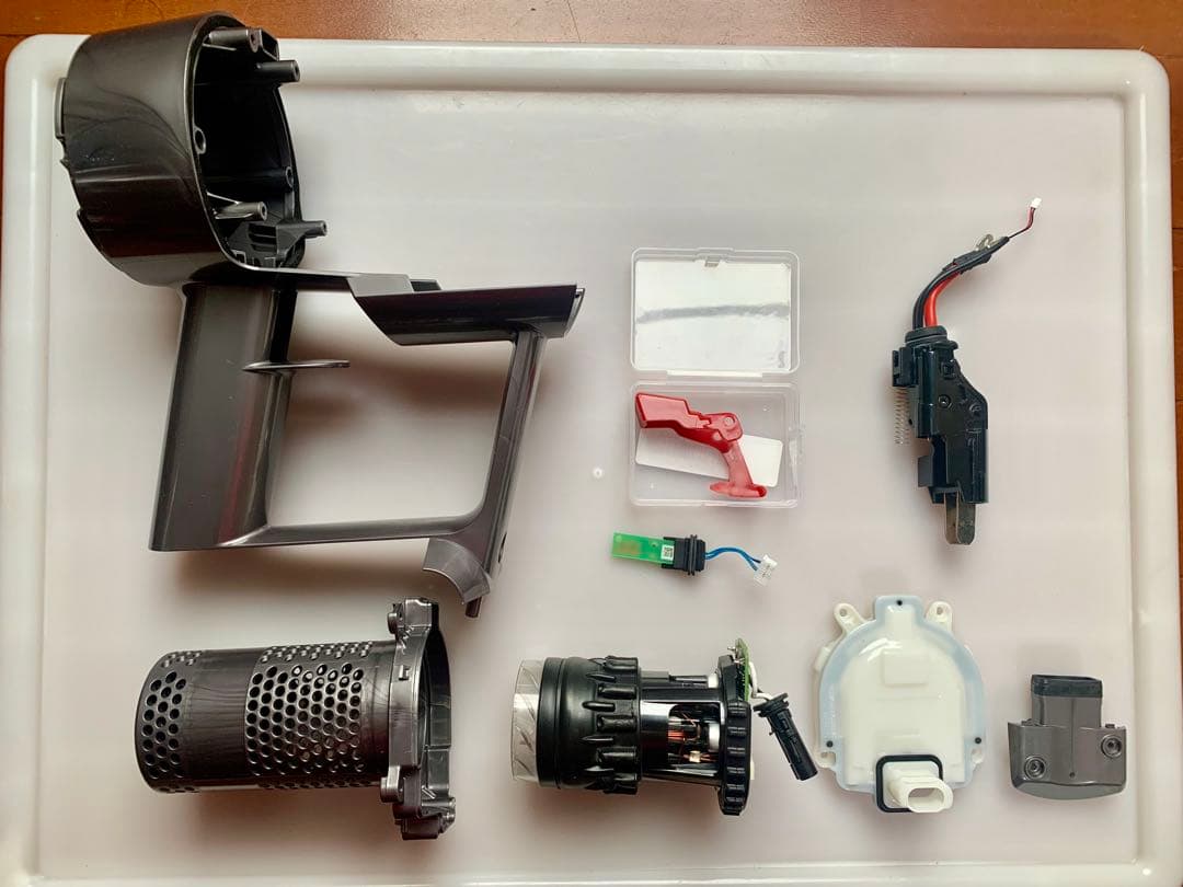 dyson ダイソンV10 本体のみ【分解清掃済み】