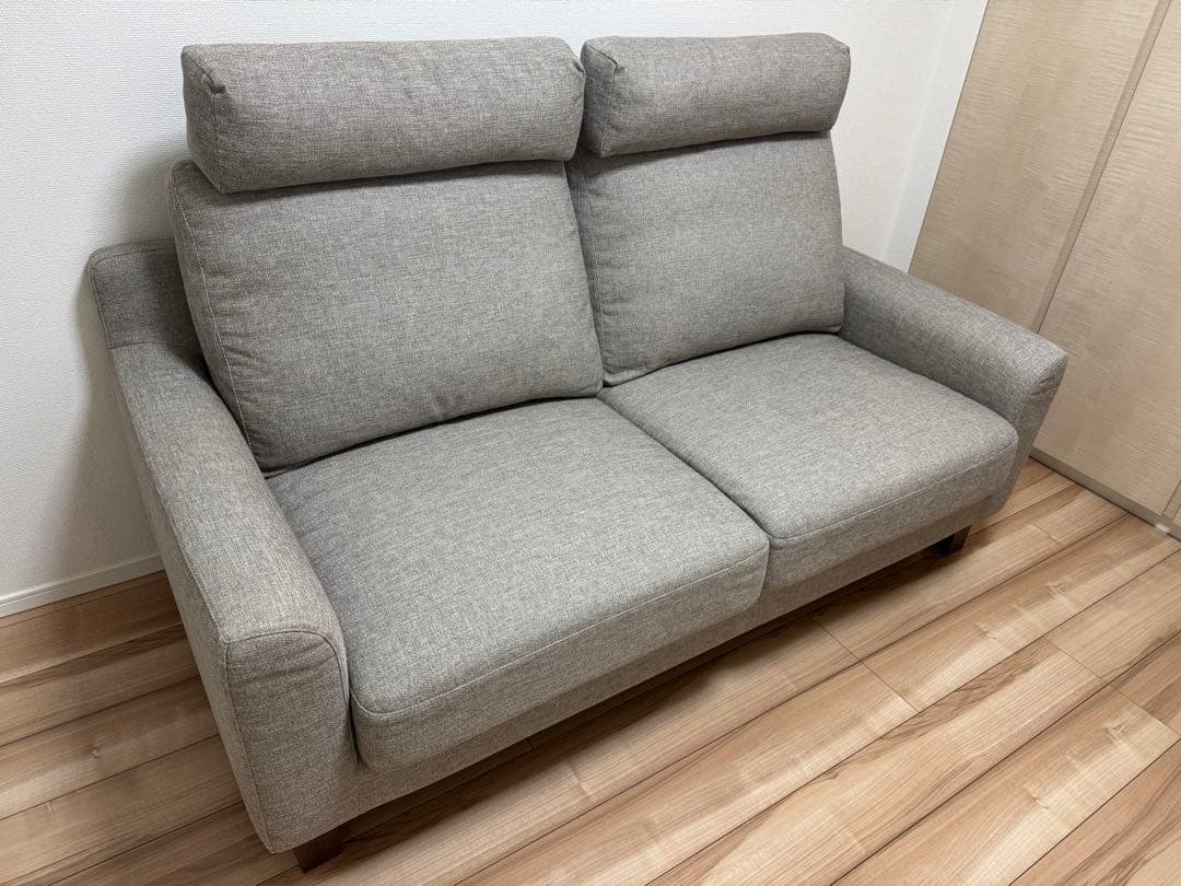 【美品】NOYESソファ スモール3人掛け ヘッドレスト付き