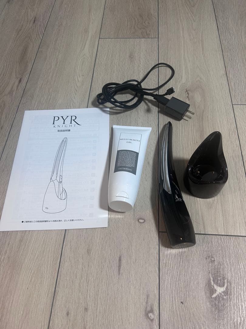 【美顔器】 PYR KNIGHT パイラナイト EMS リフト ジェル付き