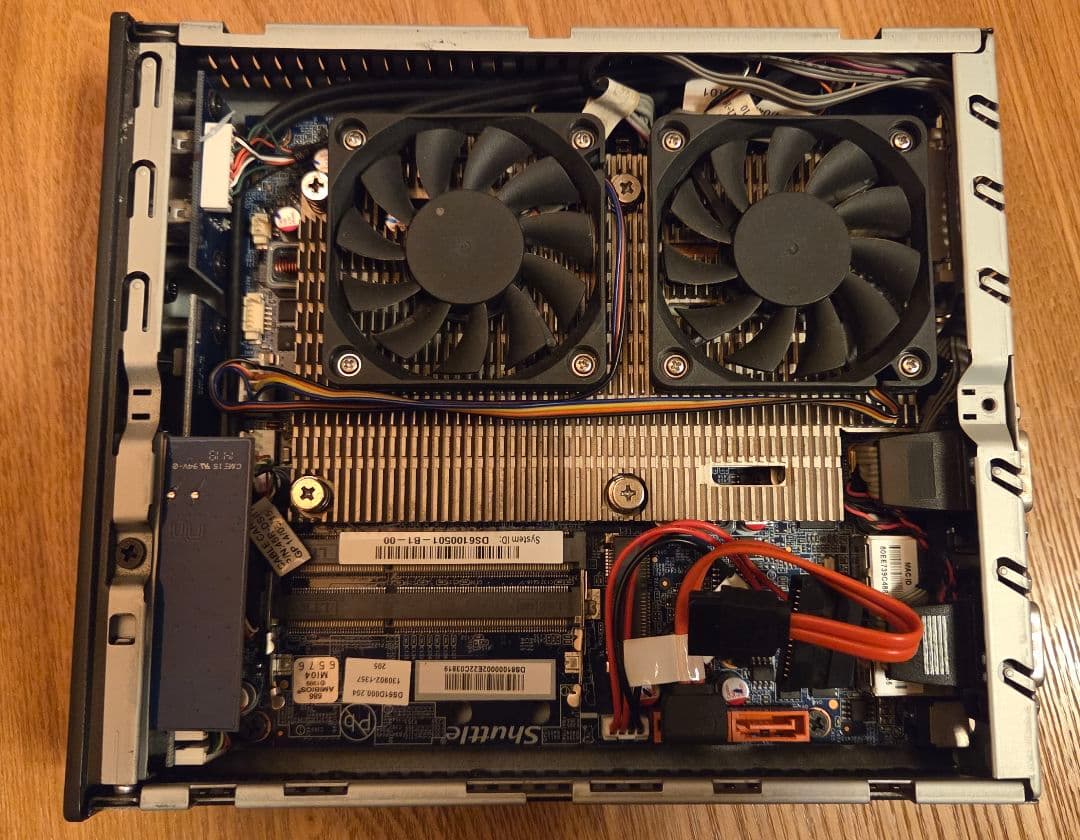 Shuttle ベアボーンキット DS61 V1.1