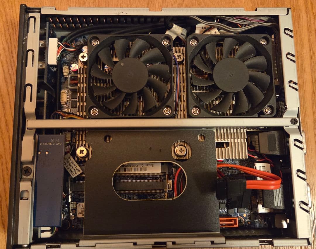 Shuttle ベアボーンキット DS61 V1.1