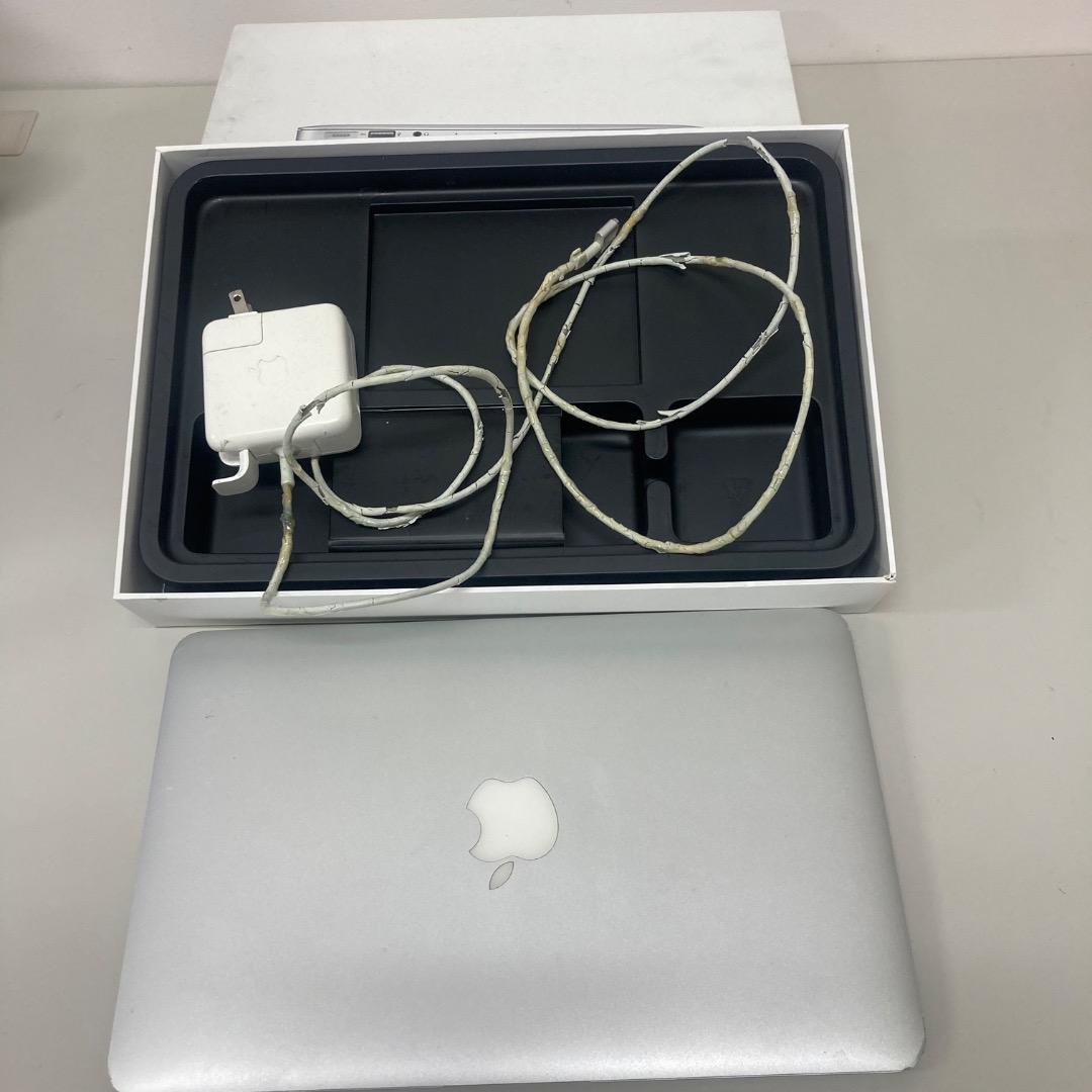 MacBook Air 11 2014 i5 4G 128G 初期化済み/箱あり