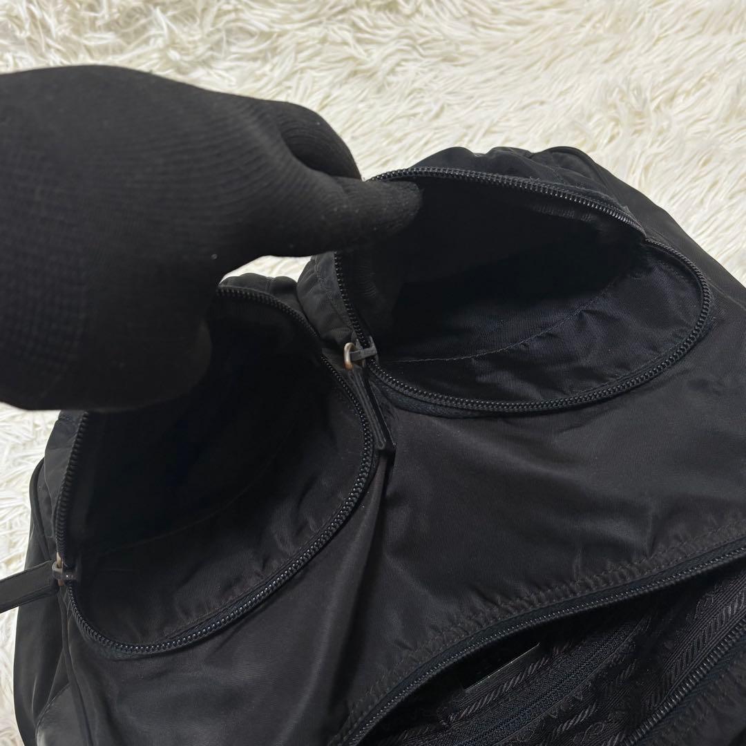 ✨️美品 PRADA メッセンジャーバッグ 三角プレート 斜めがけ 大容量 黒