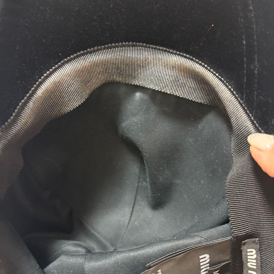 miu miu ベルベットキャップ 黒