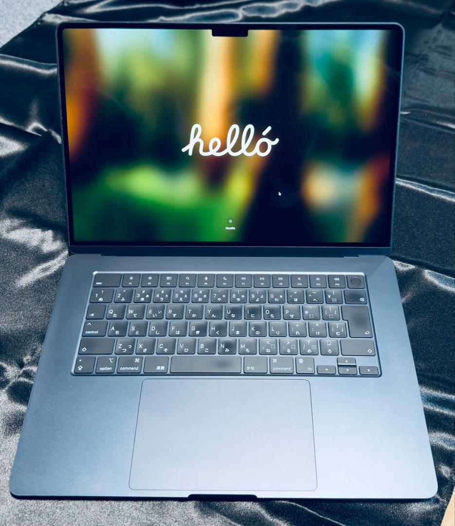 Macbook Air M2 15.3インチ 8-256