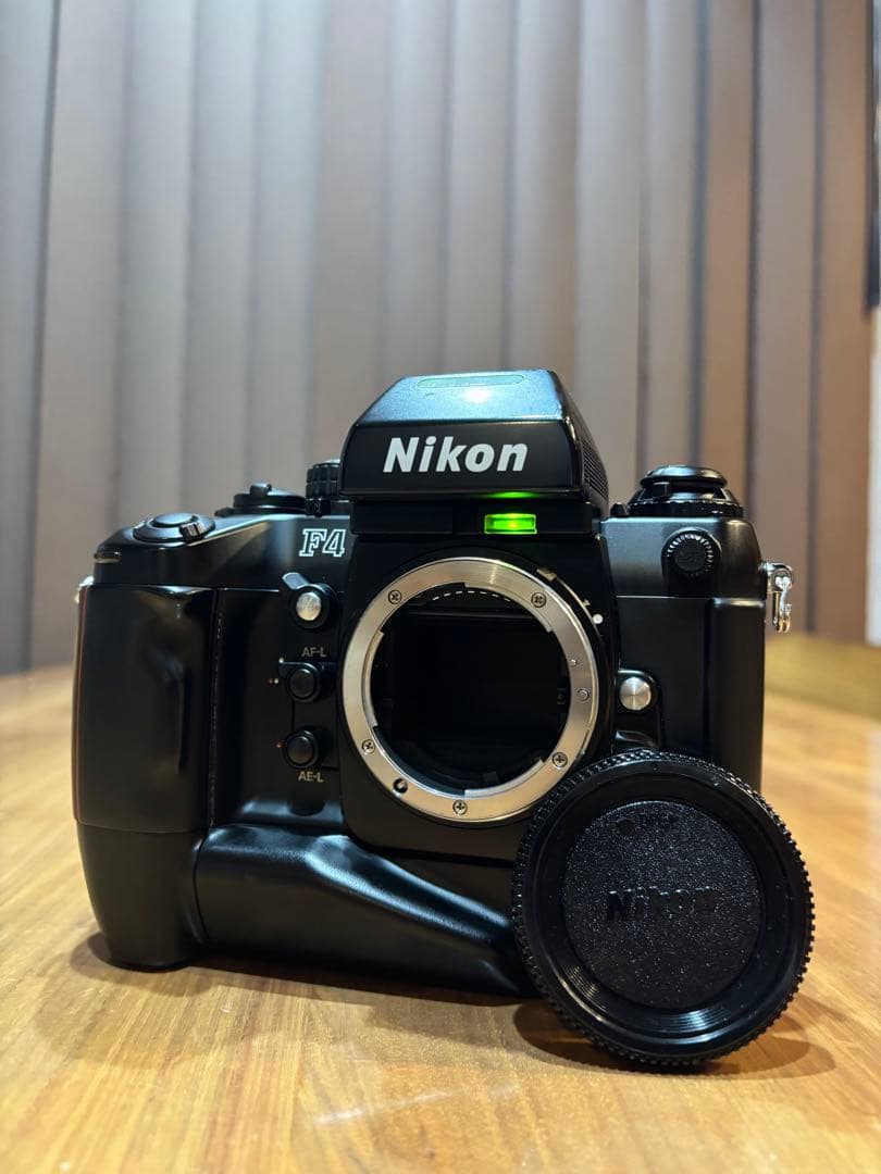 Nikon F4 フィルムカメラ レンズキャップ付き