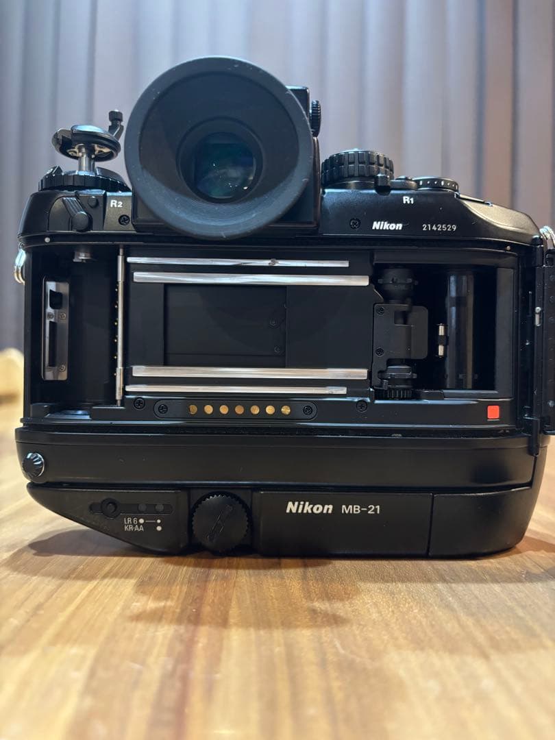 Nikon F4 フィルムカメラ レンズキャップ付き