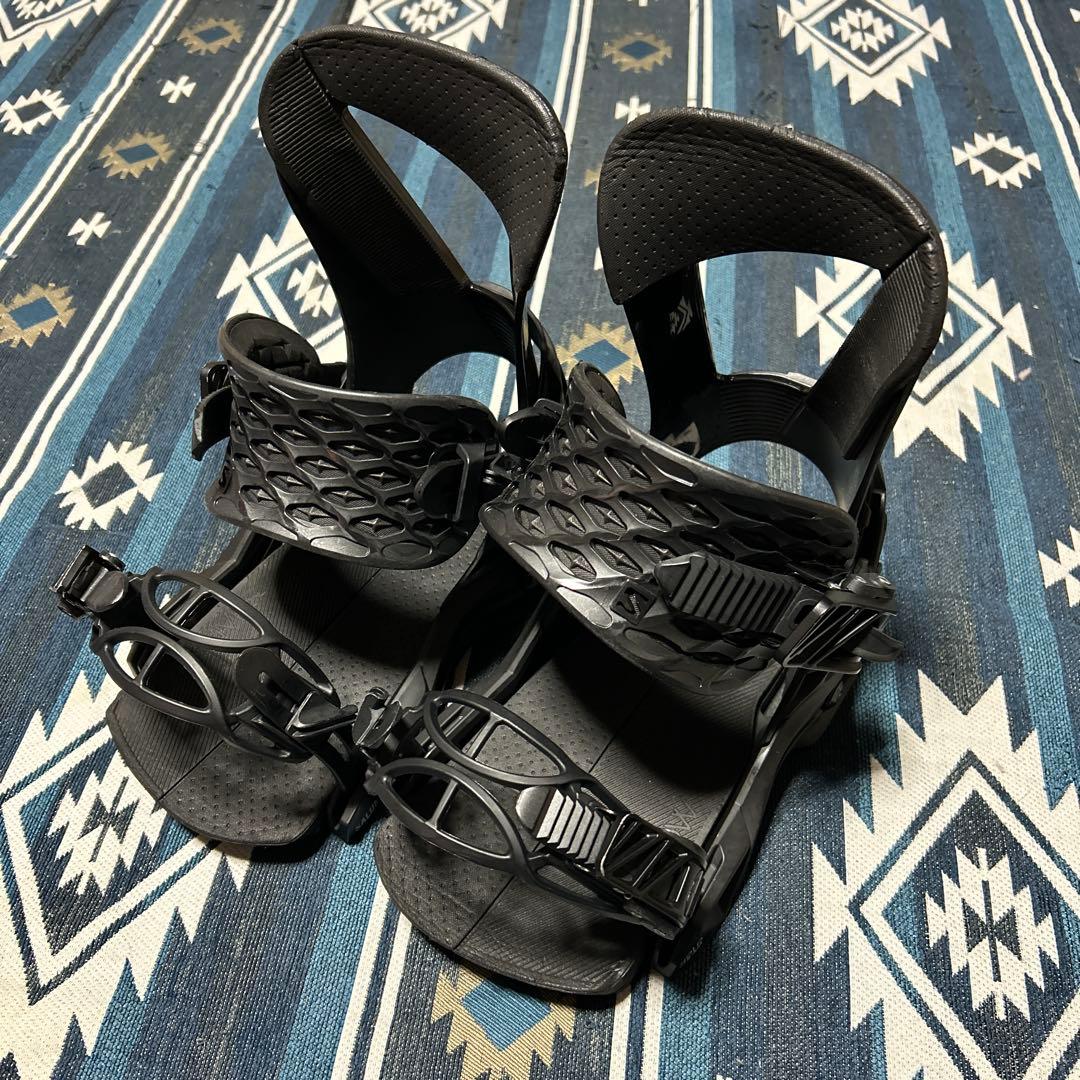 と*と様 salomon サロモン ホログラム Mサイズ　シャドウフィット