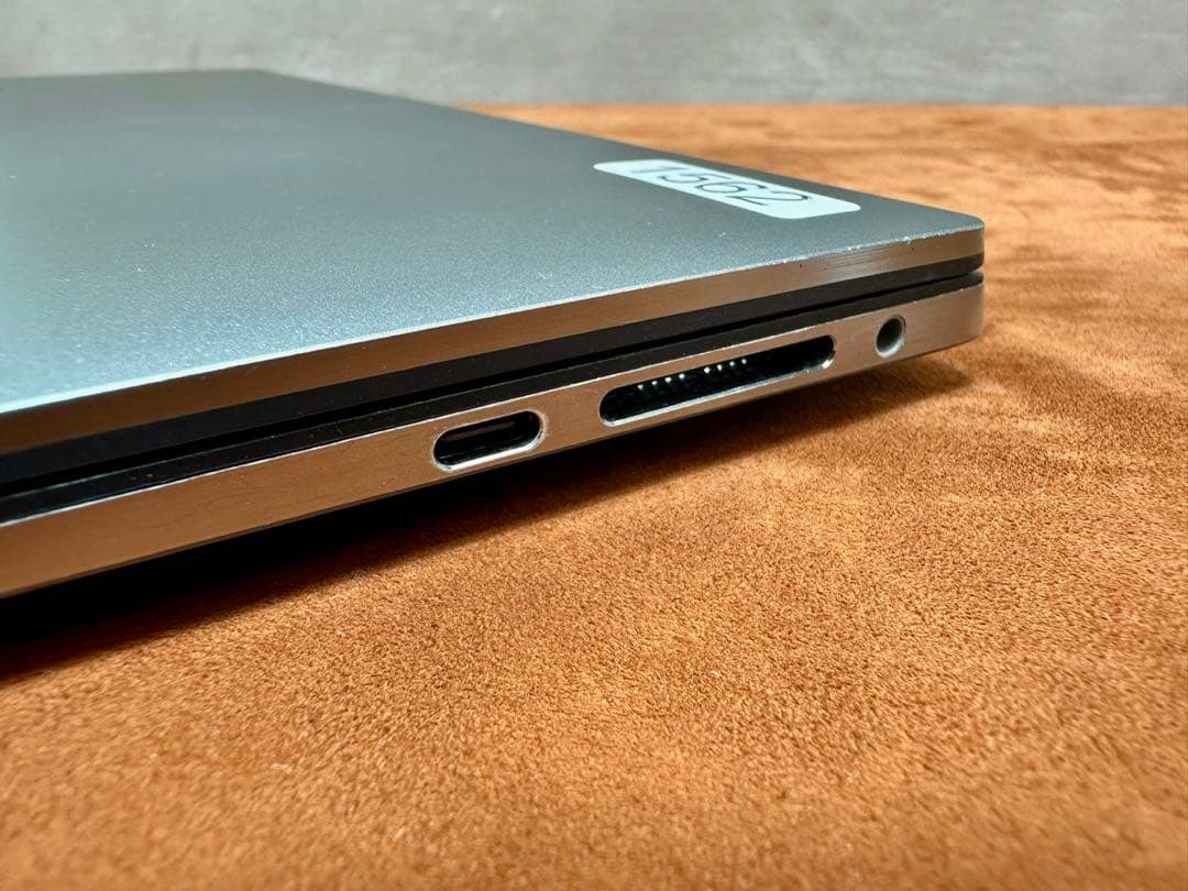 Windowsノート本体 DELL Precision5560 Xeon W-11955M |1562