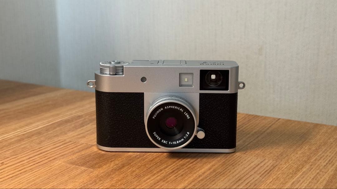 【美品】FUJIFILM x half コンパクトデジタルカメラ