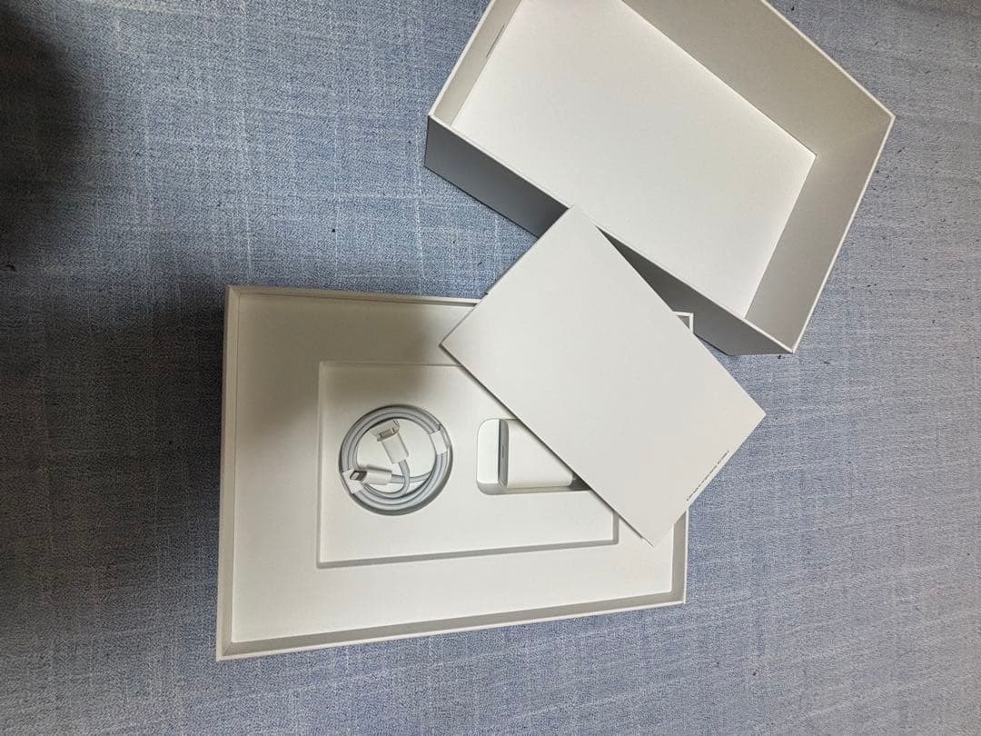 iPad第9世代本体箱付き