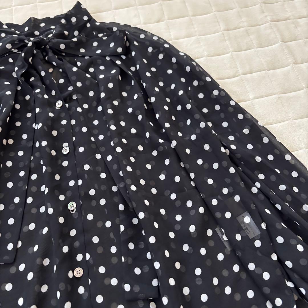 2025.新品！HELIOPOLEエリオポール　ドットボウタイブラウス