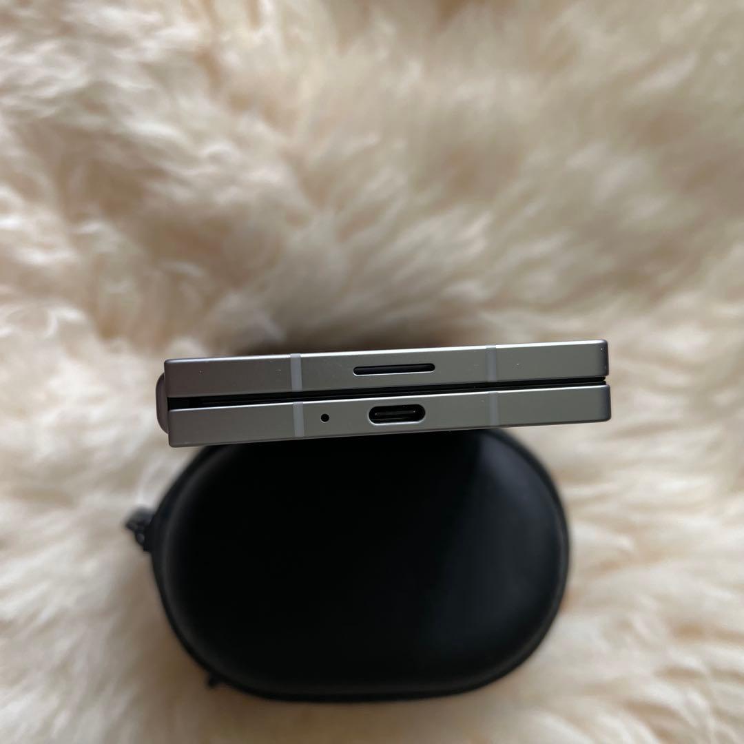 ほぼ使用してない　Samsung Galaxy Z Fold6 256GB 本体