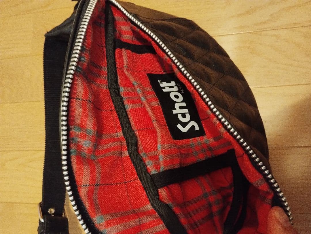 Schott ショット パッデッド ボディバッグ ショルダーバッグ 本革
