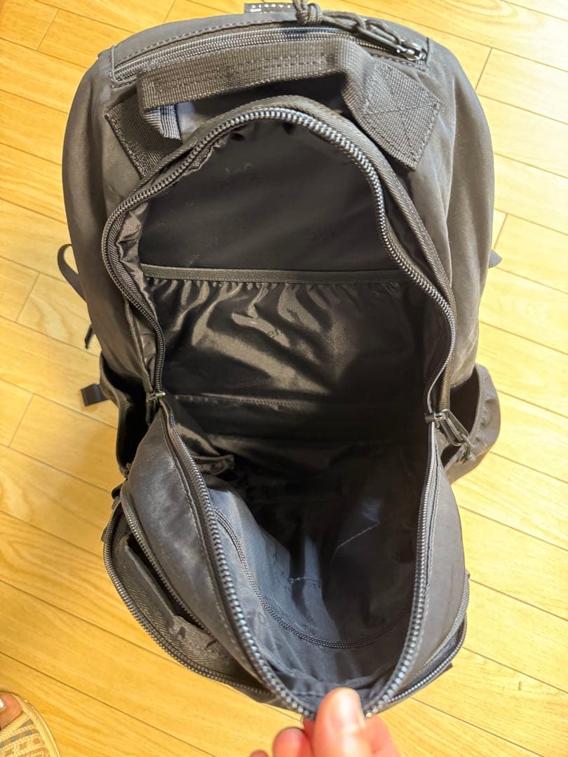 Supreme ブラック リュック・バック