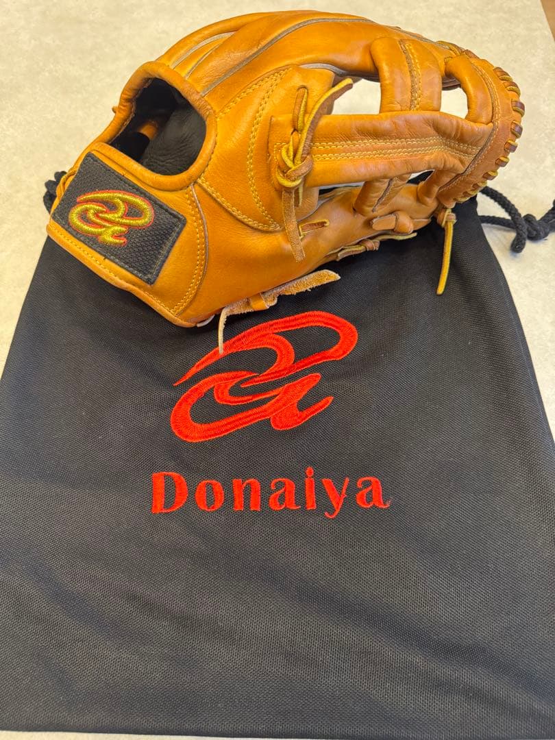 ドナイヤ　軟式野球グローブ　グラブ袋付