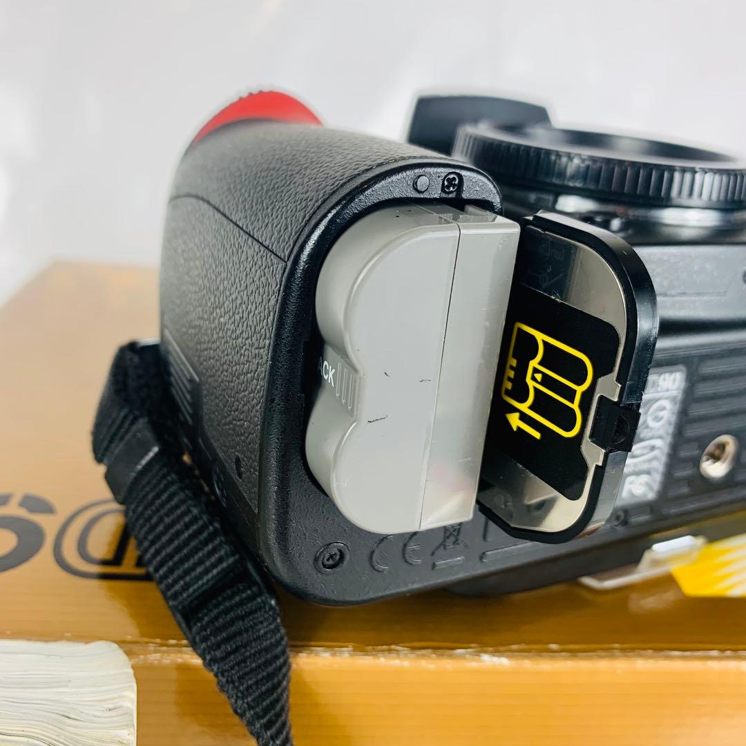 【美品】Nikon ニコン D90 デジタル一眼レフカメラ ボディ　回数4755