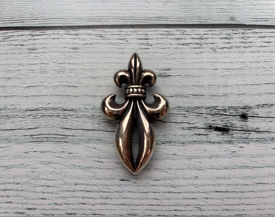 シンズスカルプチャー　ビッグオープンリリー　ペンダント　ネックレス　ユリ