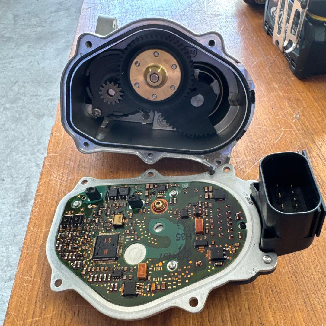  E92 m3 スロットルサーボモータ　強化ギア②