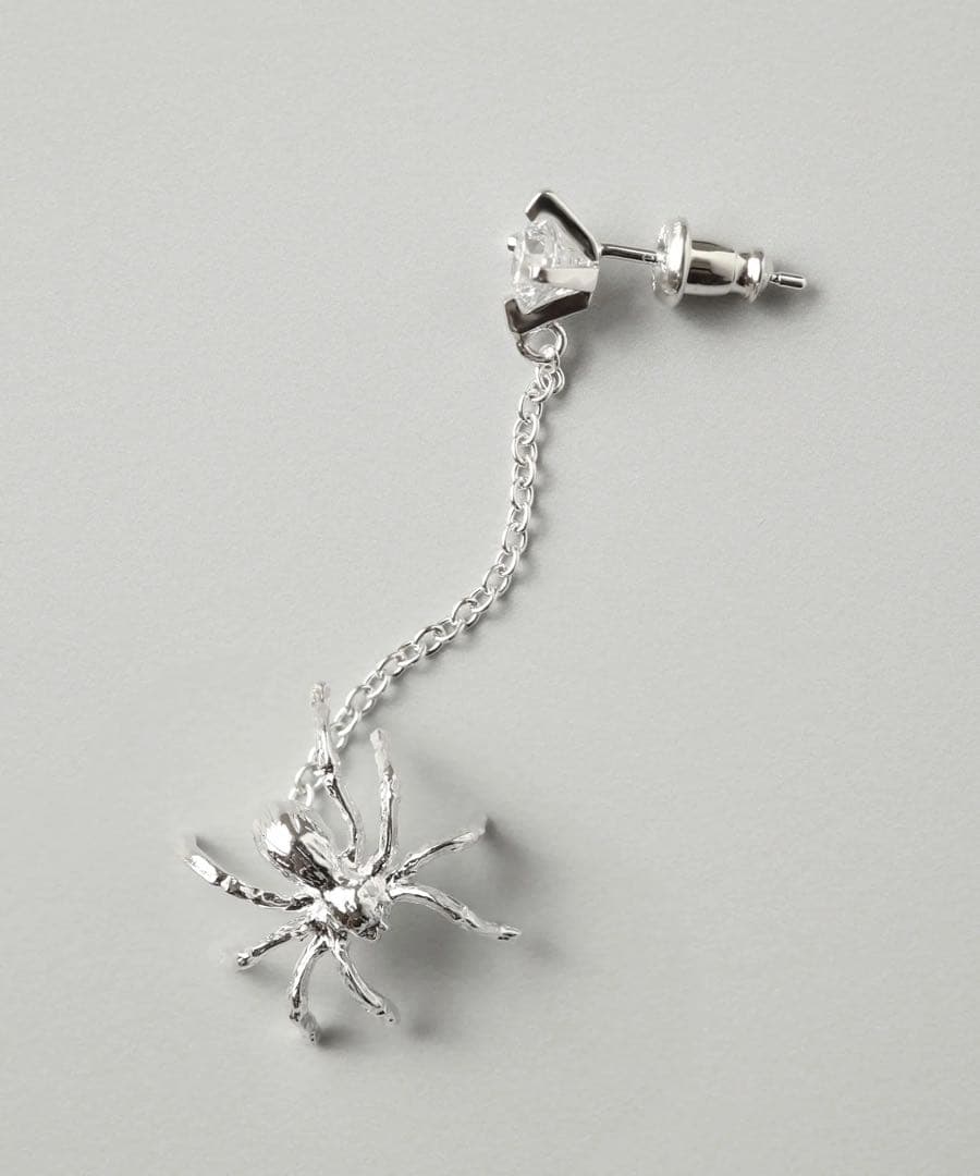 気まぐれ値下げ　極美品　e.m. 蜘蛛　くも　ピアス　0502-AP78