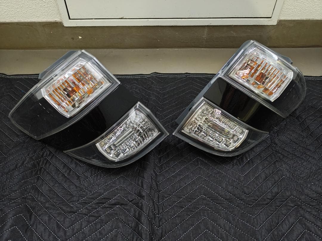 ヴェルファイア テールランプ