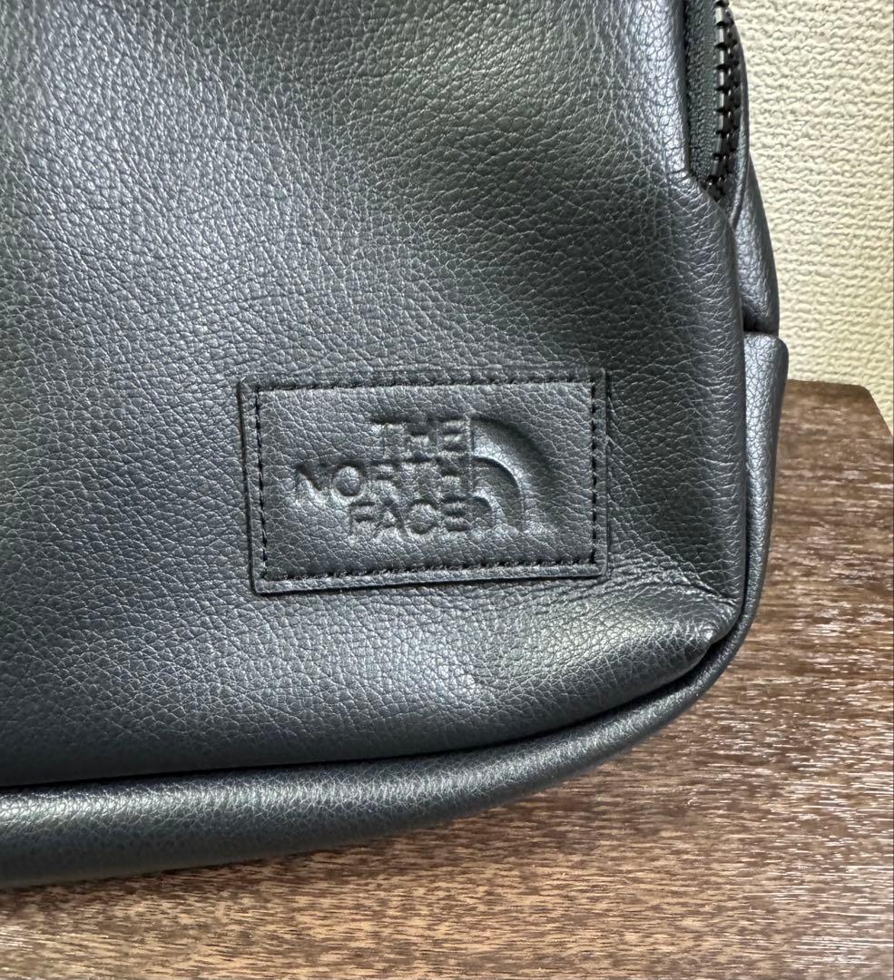 THE NORTH FACE チューニングレザーボディバッグ ブラック