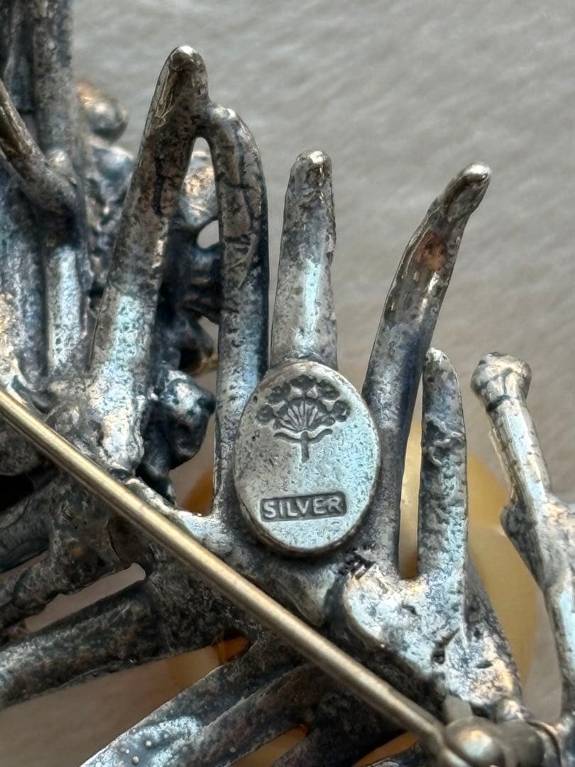 アンティーク　ルビー　ゴールデンパール装飾　シルバー素材　カマキリ　ブローチ