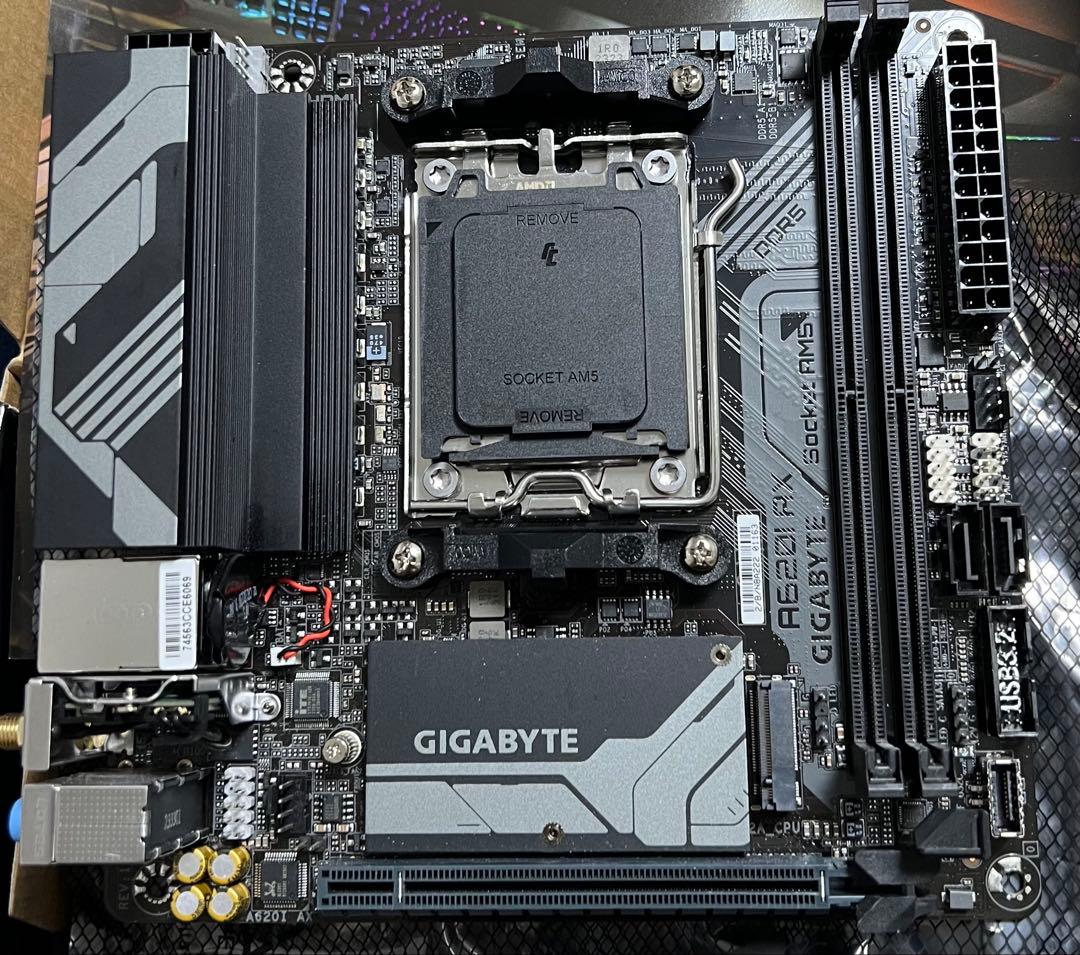 GIGABYTE A620I AXマザーボード AMD AM5ソケット