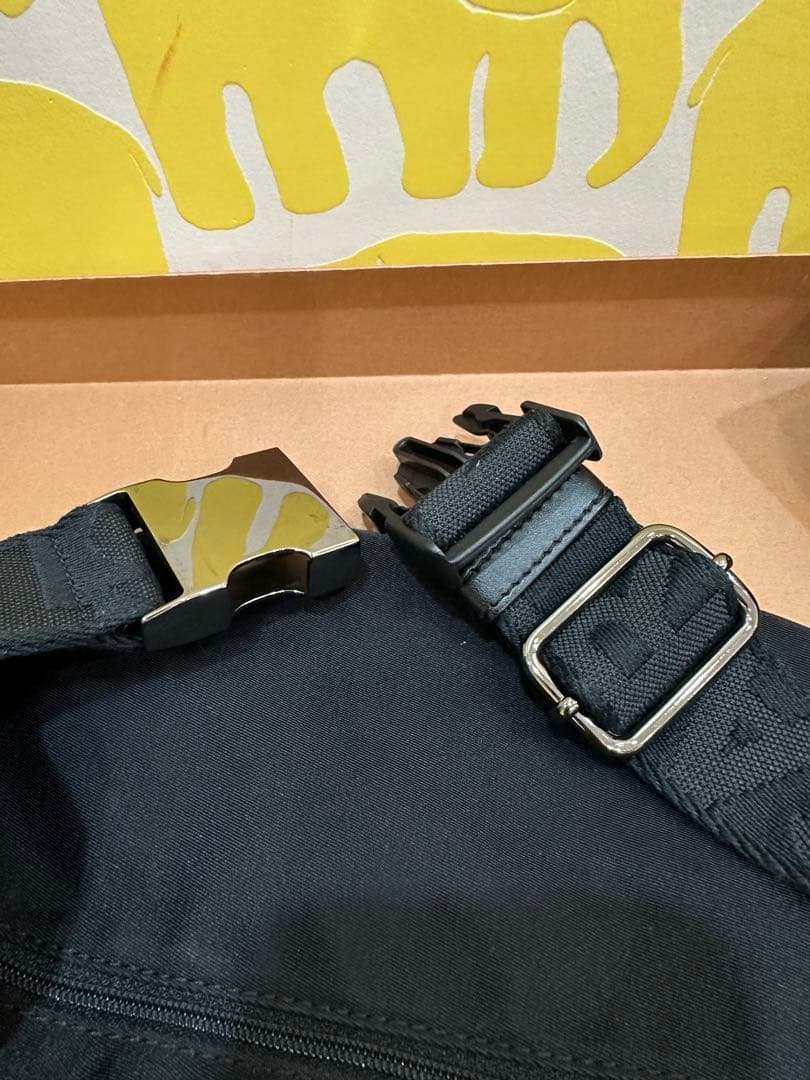 【美品】ステラマッカートニー　ボディバッグ　ロゴベルト