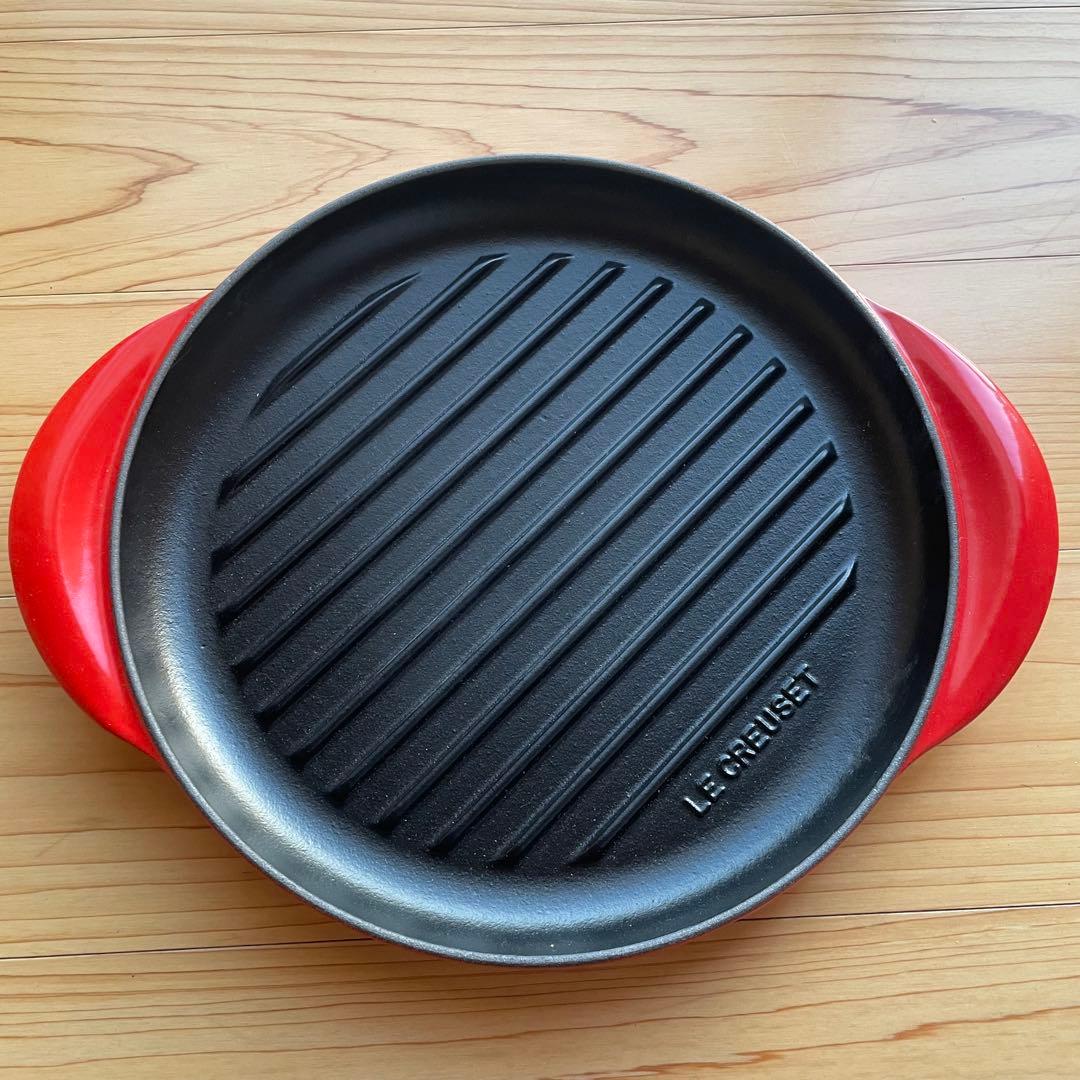 【未使用品】ル・クルーゼ　ラウンド・グリル 25 cm チェリーレッド