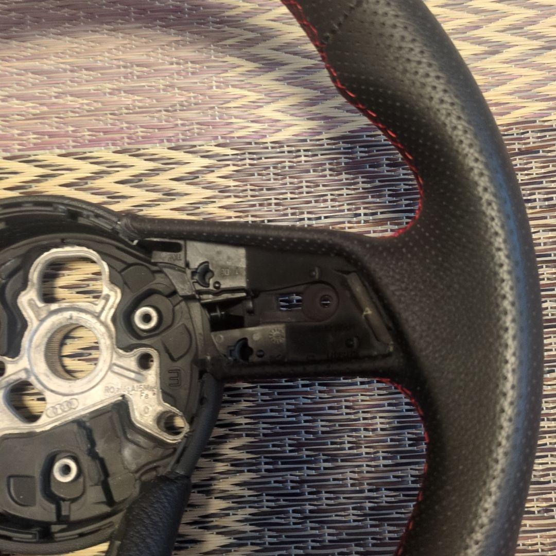 アウディaudi ステアリング・ハンドル RS3