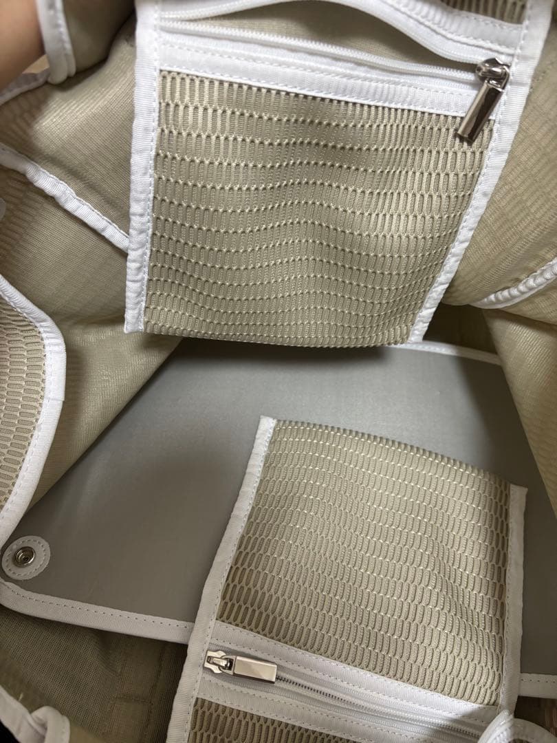 qbag paris ennui nest zip L ベージュ マザーズバッグ