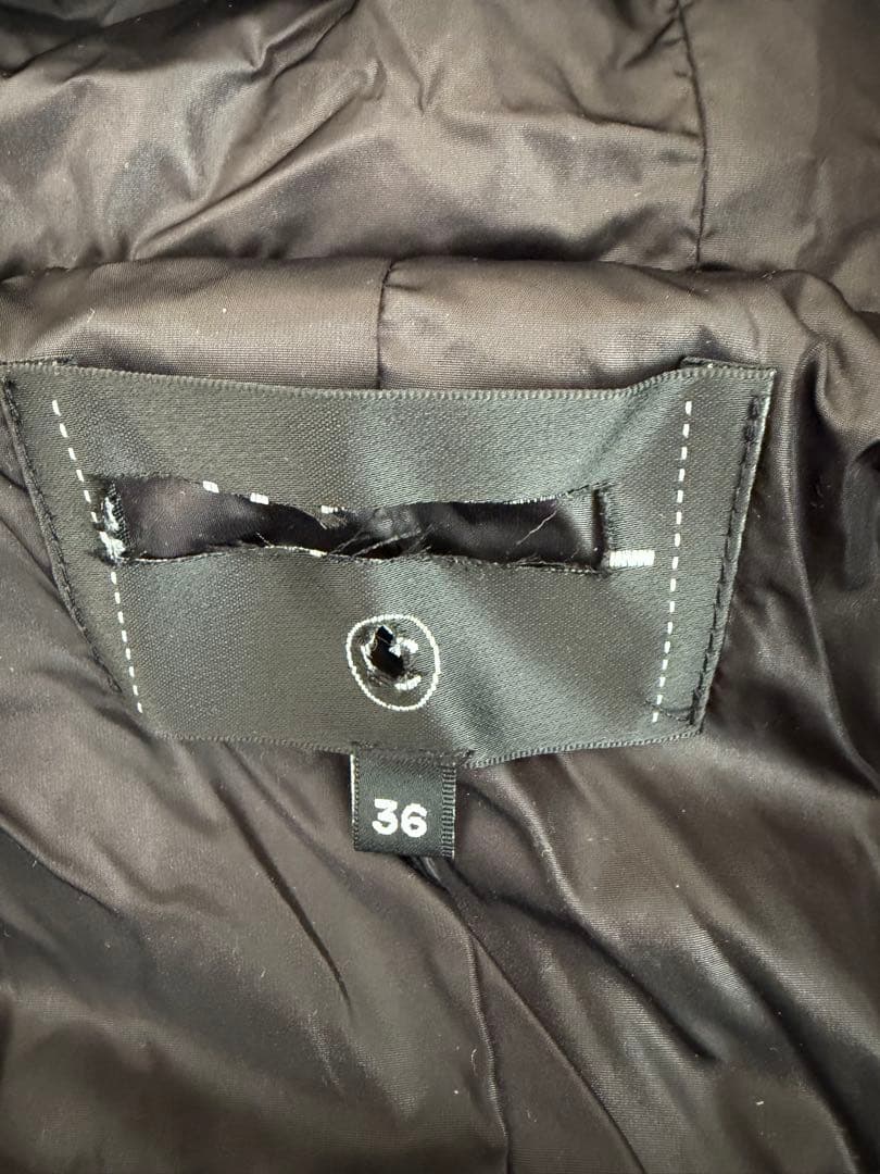 【CHANEL】ブラック ダウンジャケット フード付き