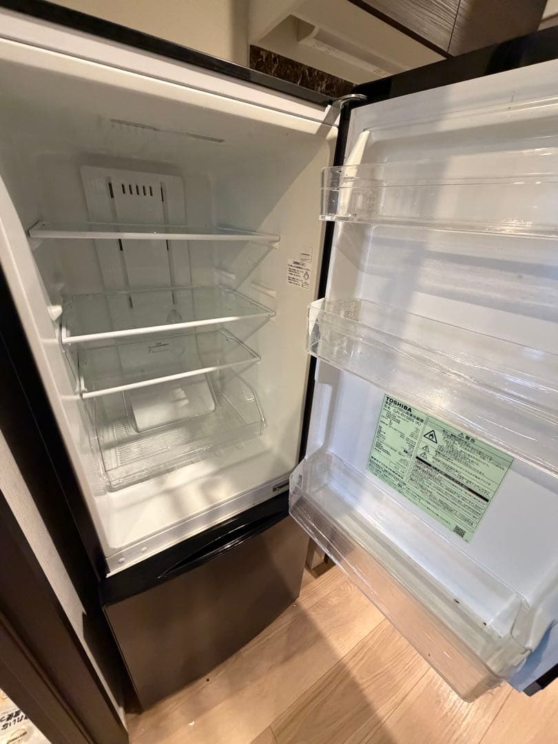 TOSHIBA 2ドア冷蔵庫 黒(都内受渡可)