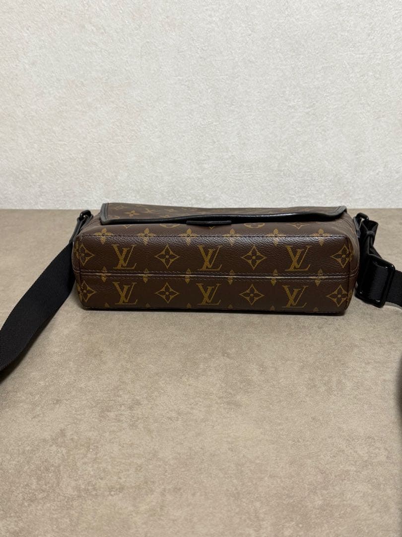 ルイヴィトン モノグラムマカサー マグネティック・メッセンジャー M45557