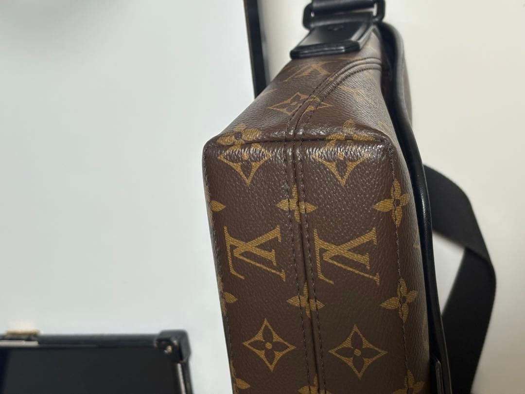 ルイヴィトン モノグラムマカサー マグネティック・メッセンジャー M45557