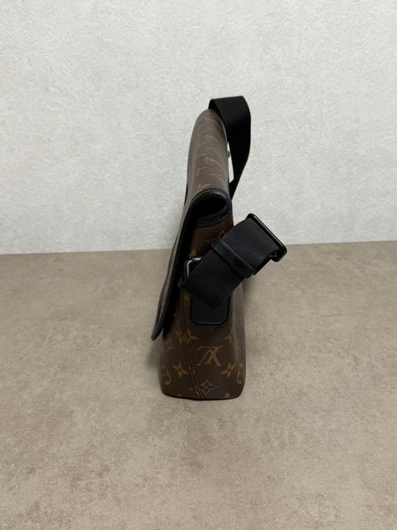 ルイヴィトン モノグラムマカサー マグネティック・メッセンジャー M45557