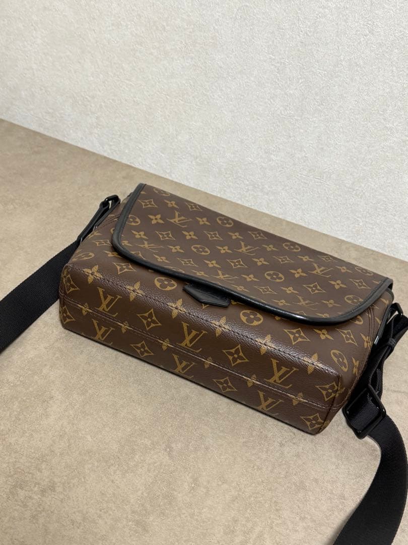 ルイヴィトン モノグラムマカサー マグネティック・メッセンジャー M45557