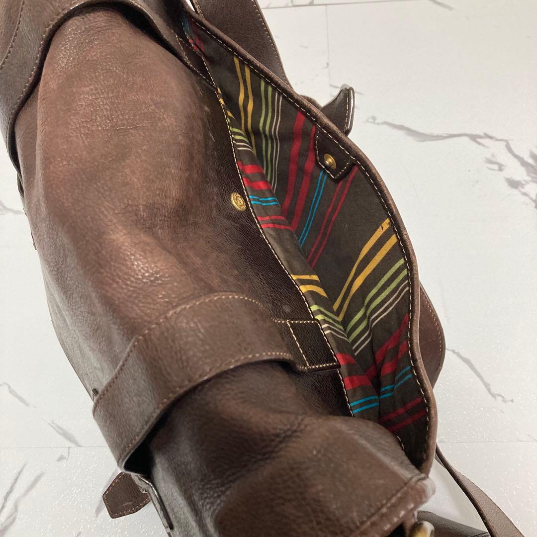 BALLY✨メッセンジャーバッグ大容量　本革　A4PC可　フラップ　チャーム自立