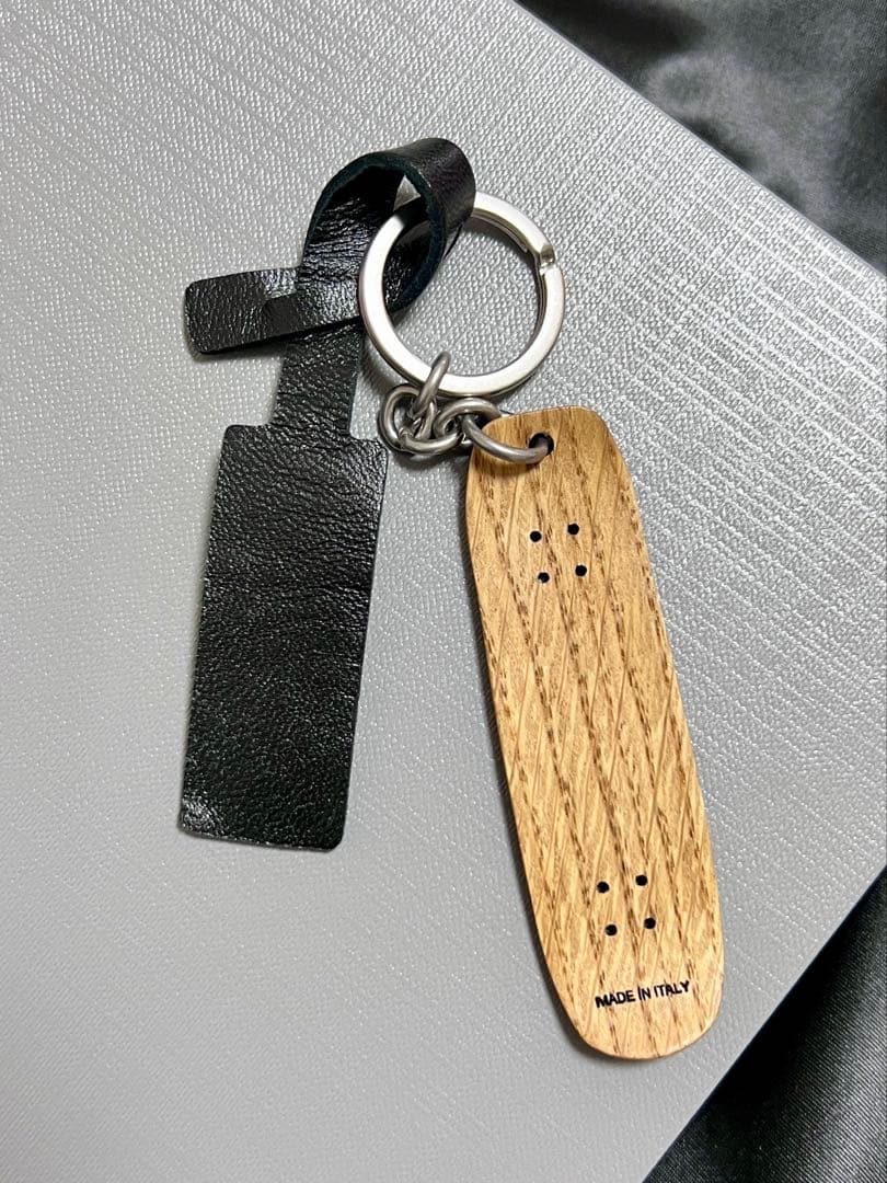 SAINT LAURENT ウッドスケートボードキーホルダー