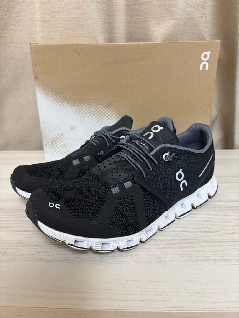 靴 On Cloud Black | White 26.5cm